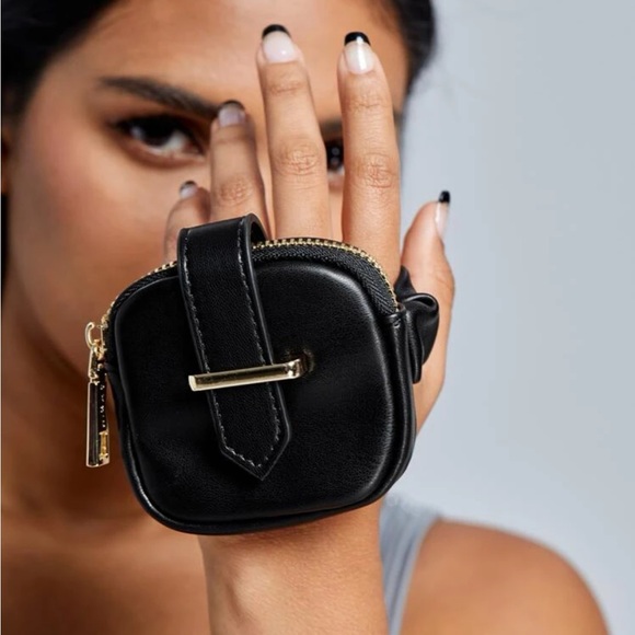 Wrist bag - Picture 2 of 9